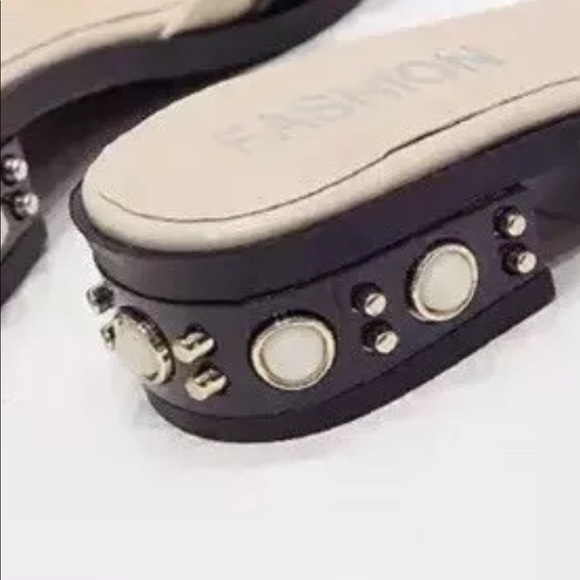 New..! Faux Pearls Slip-On Sandal Black & Red Chunk Heel Very Feminine & Chic - Picture 3 of 4